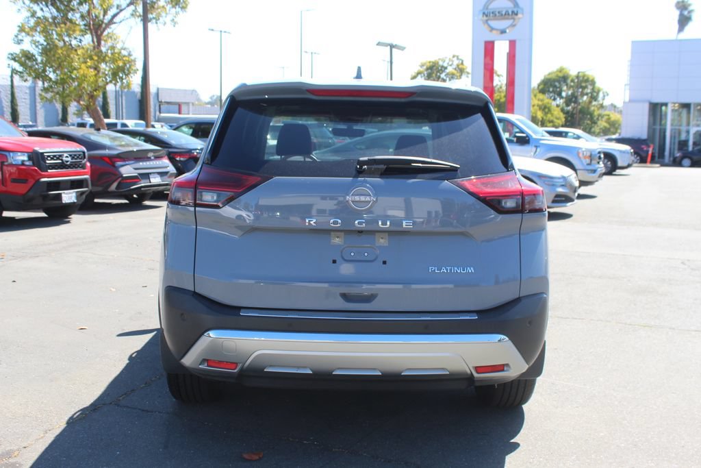 Used 2023 Nissan Rogue Platinum w/ Platinum Premium Package FWD image 8