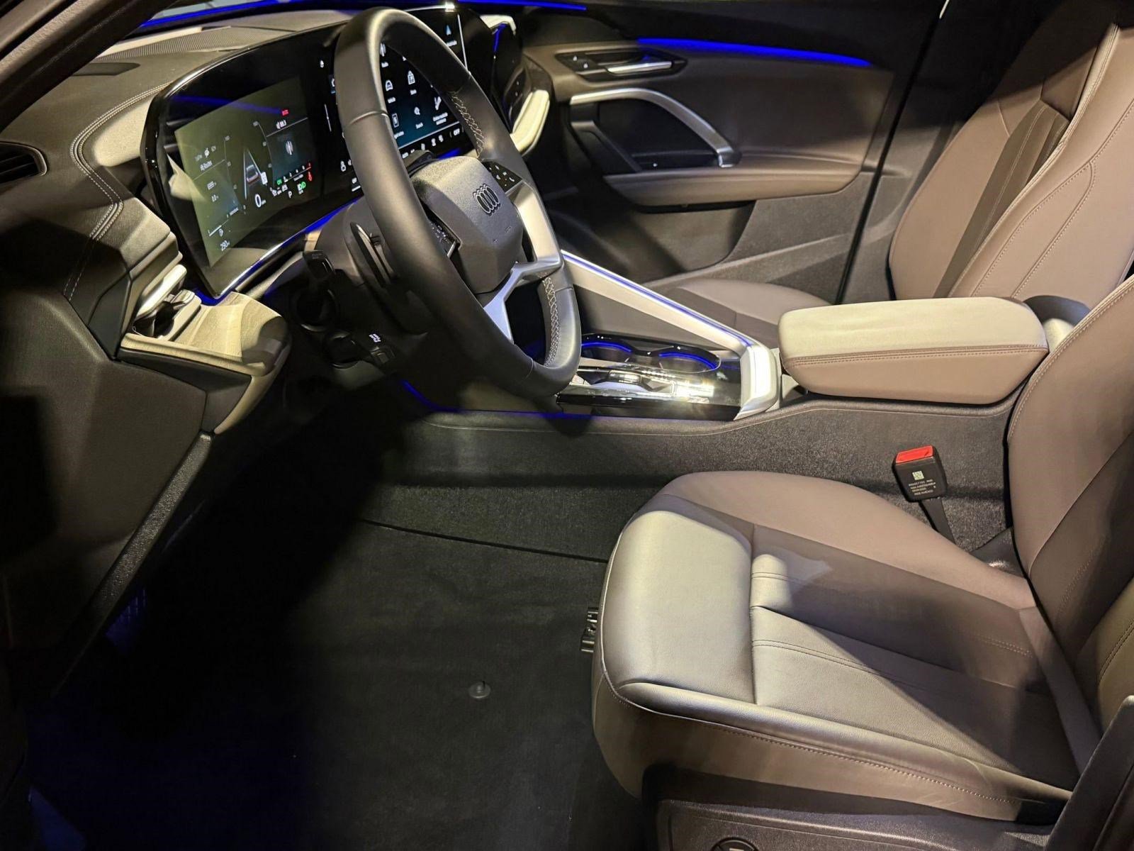 Certified 2025 Audi Q5 Premium w/ Convenience Package image 5