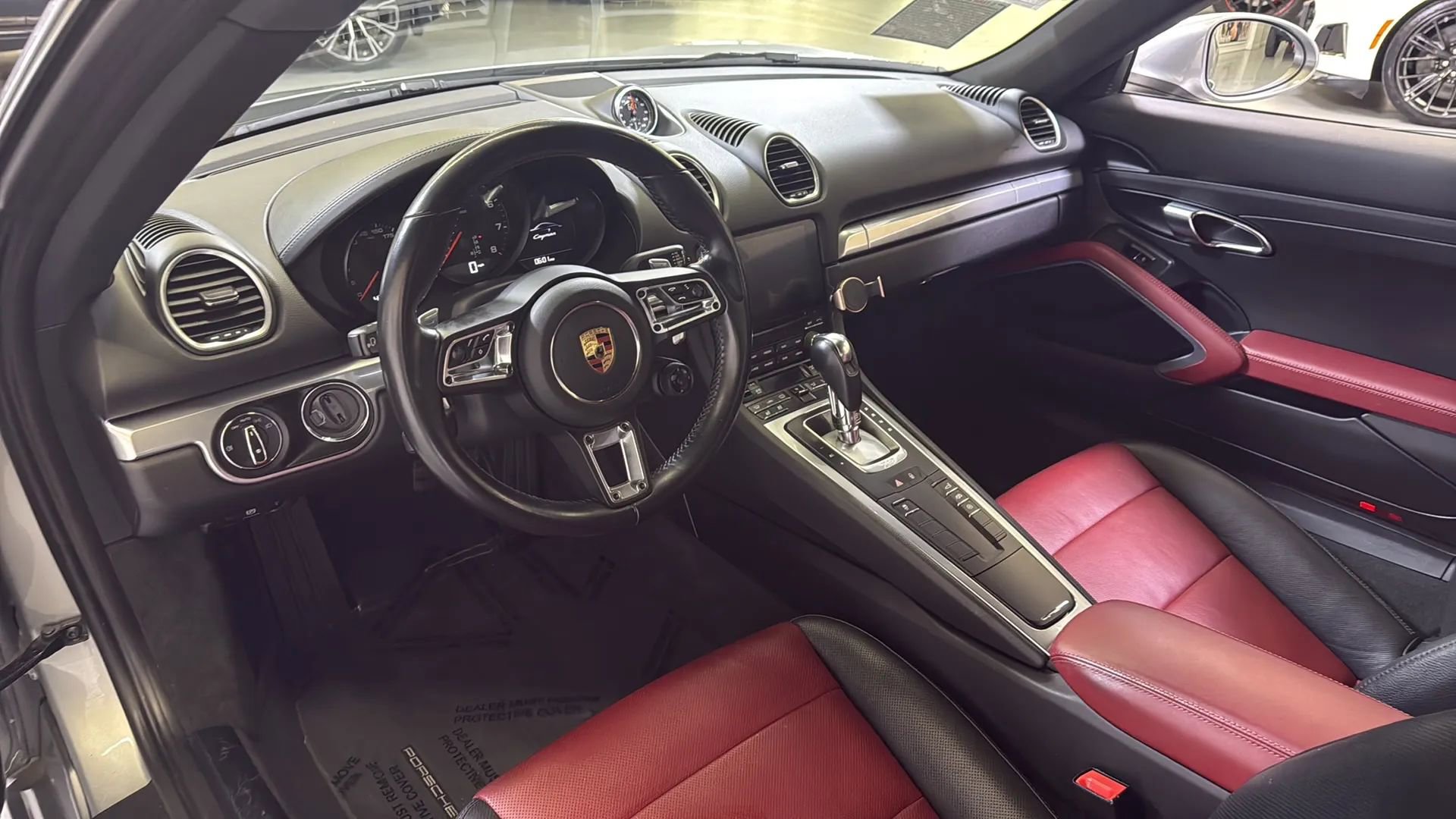 Used 2018 Porsche 718 Cayman image 12