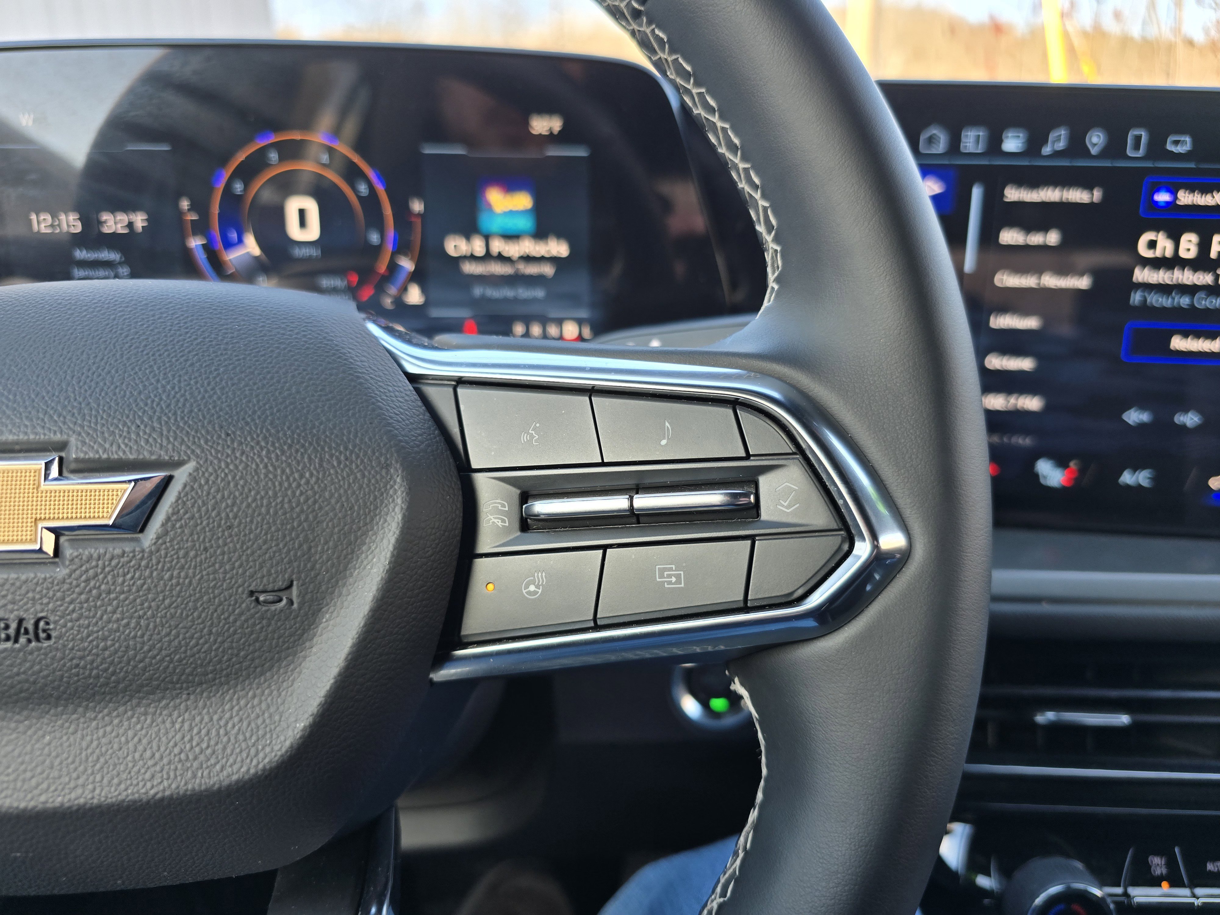 Used 2025 Chevrolet Traverse LT w/ Sun and Wheel Package image 44