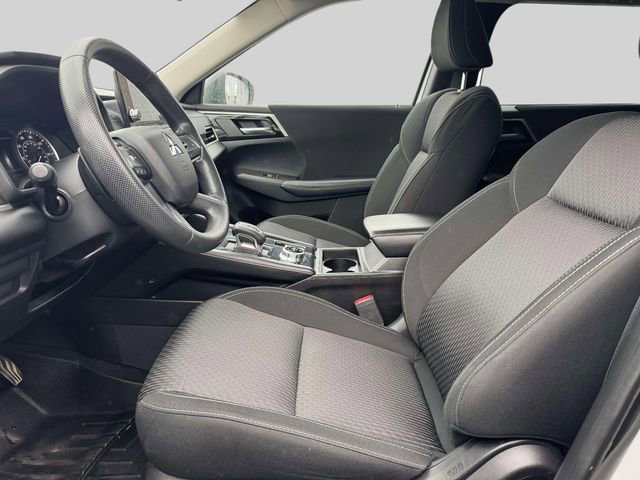 Used 2022 Mitsubishi Outlander ES image 19