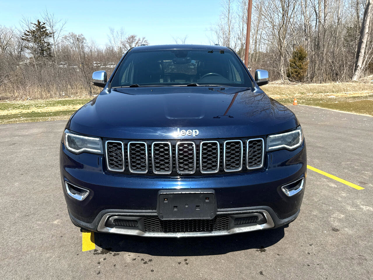 Used 2018 Jeep Grand Cherokee Limited w/ Luxury Group II image 2