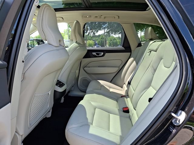 Used 2024 Volvo XC60 B5 Ultimate w/ Protection Package Premier AWD/4WD image 12