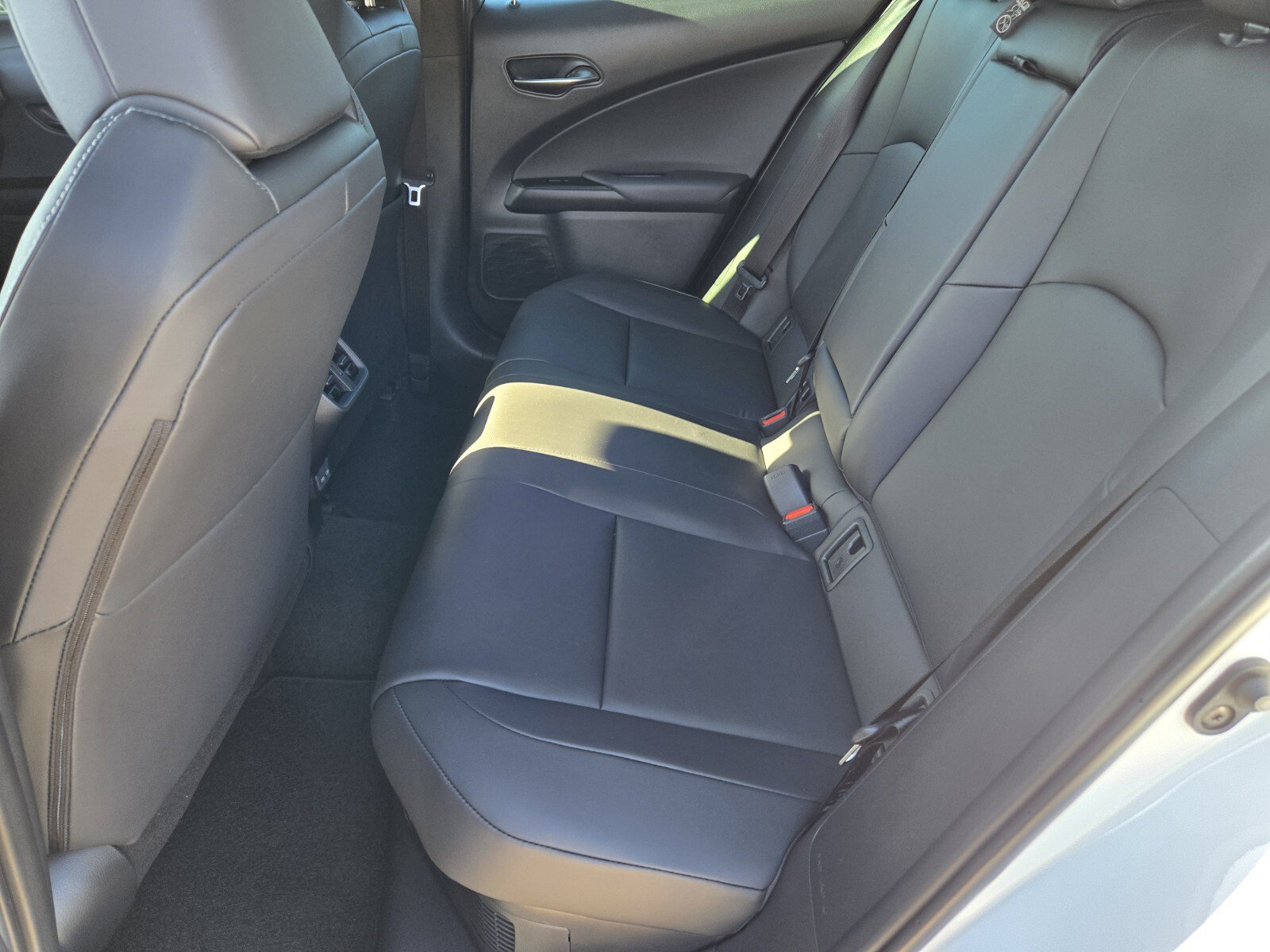 New 2026 Lexus UX 300h AWD image 8
