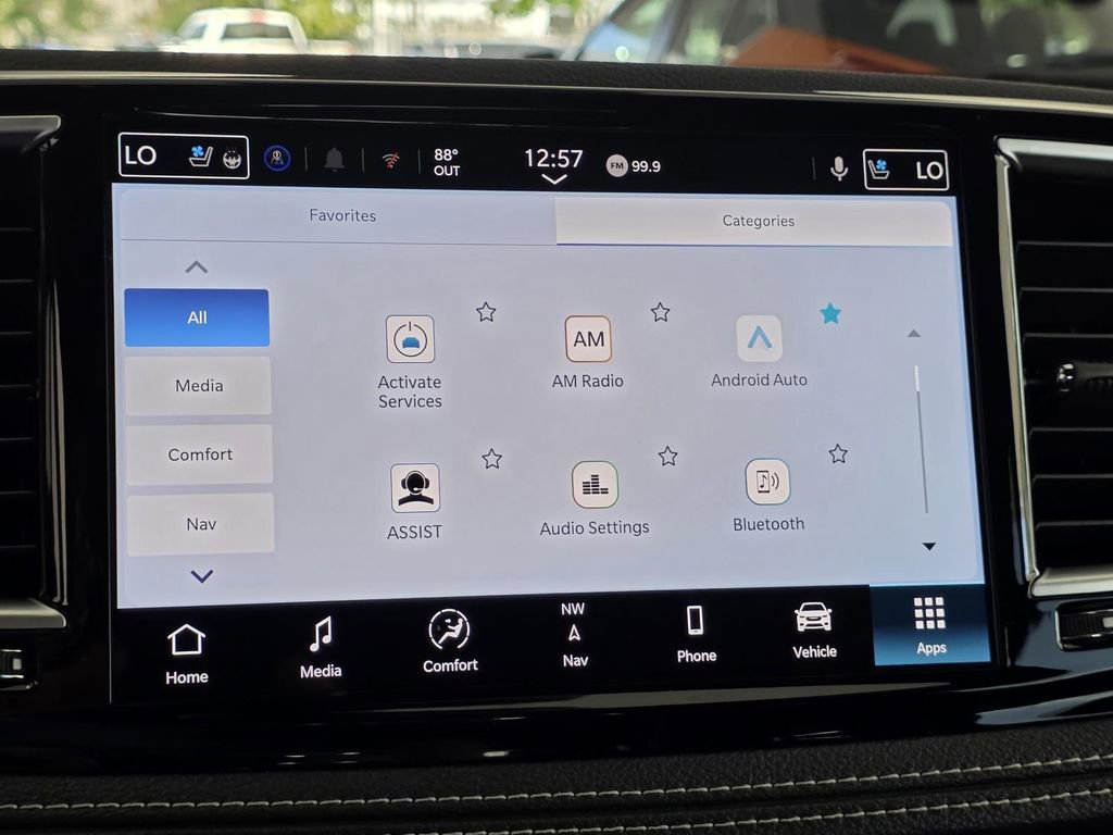 New 2026 Chrysler Pacifica Limited w/ Uconnect Theater Family Group image 30