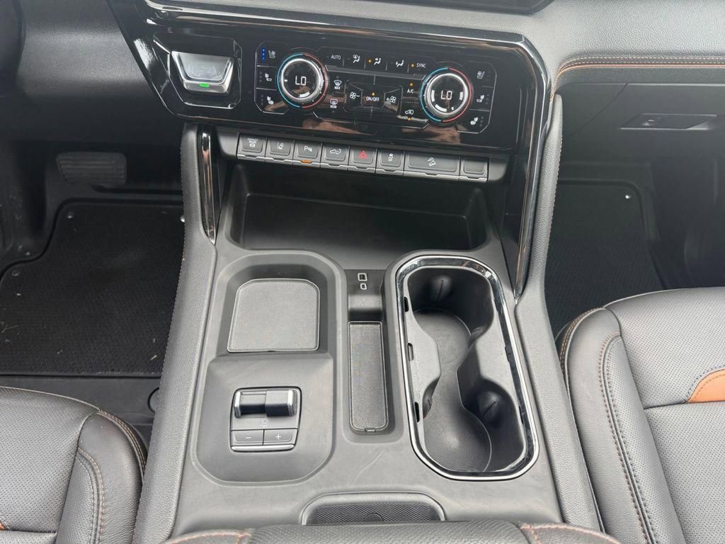 Used 2025 GMC Sierra 2500 AT4 AWD/4WD image 12