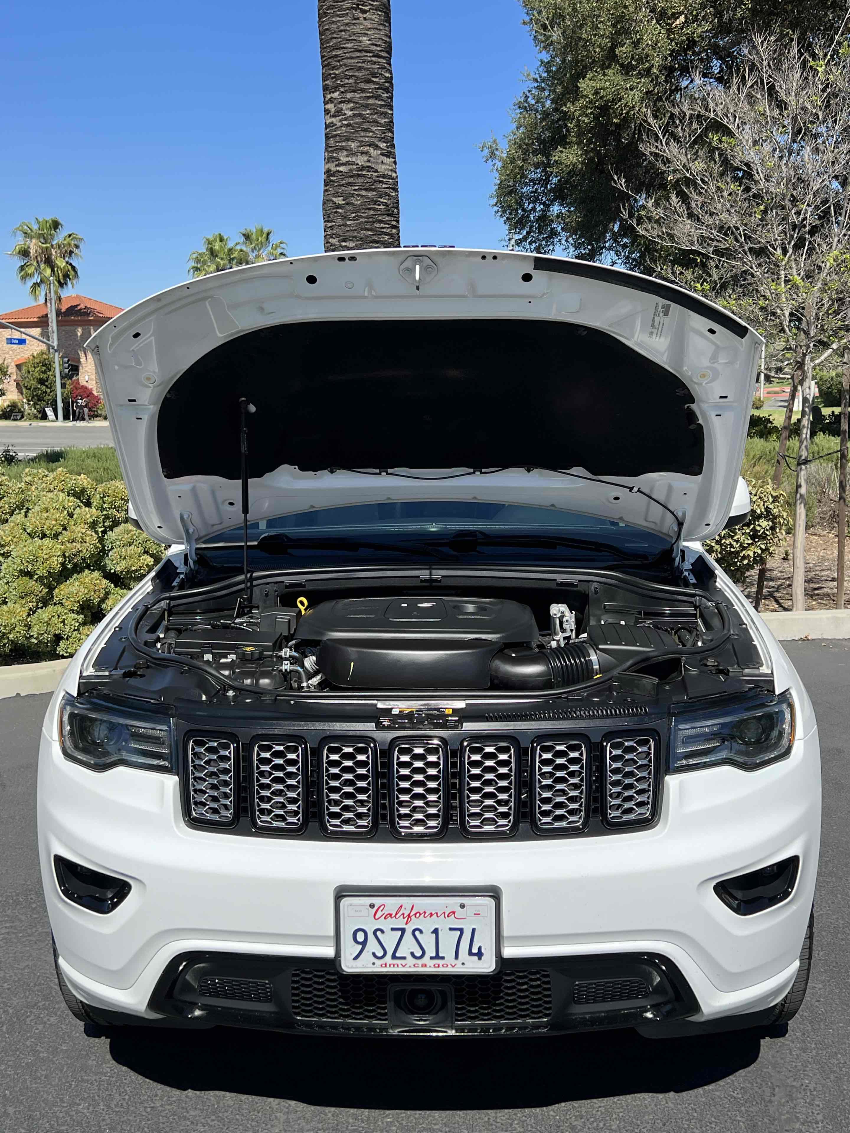 Used 2021 Jeep Grand Cherokee Laredo X image 23