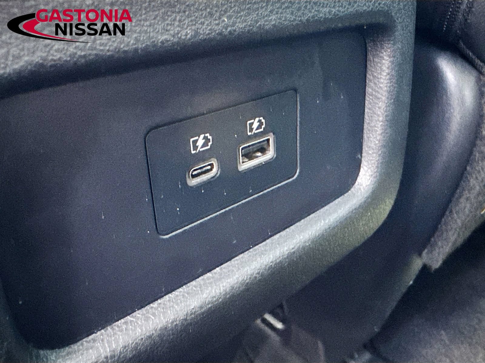 Used 2024 Nissan Pathfinder SL w/ SL Premium Package FWD image 34