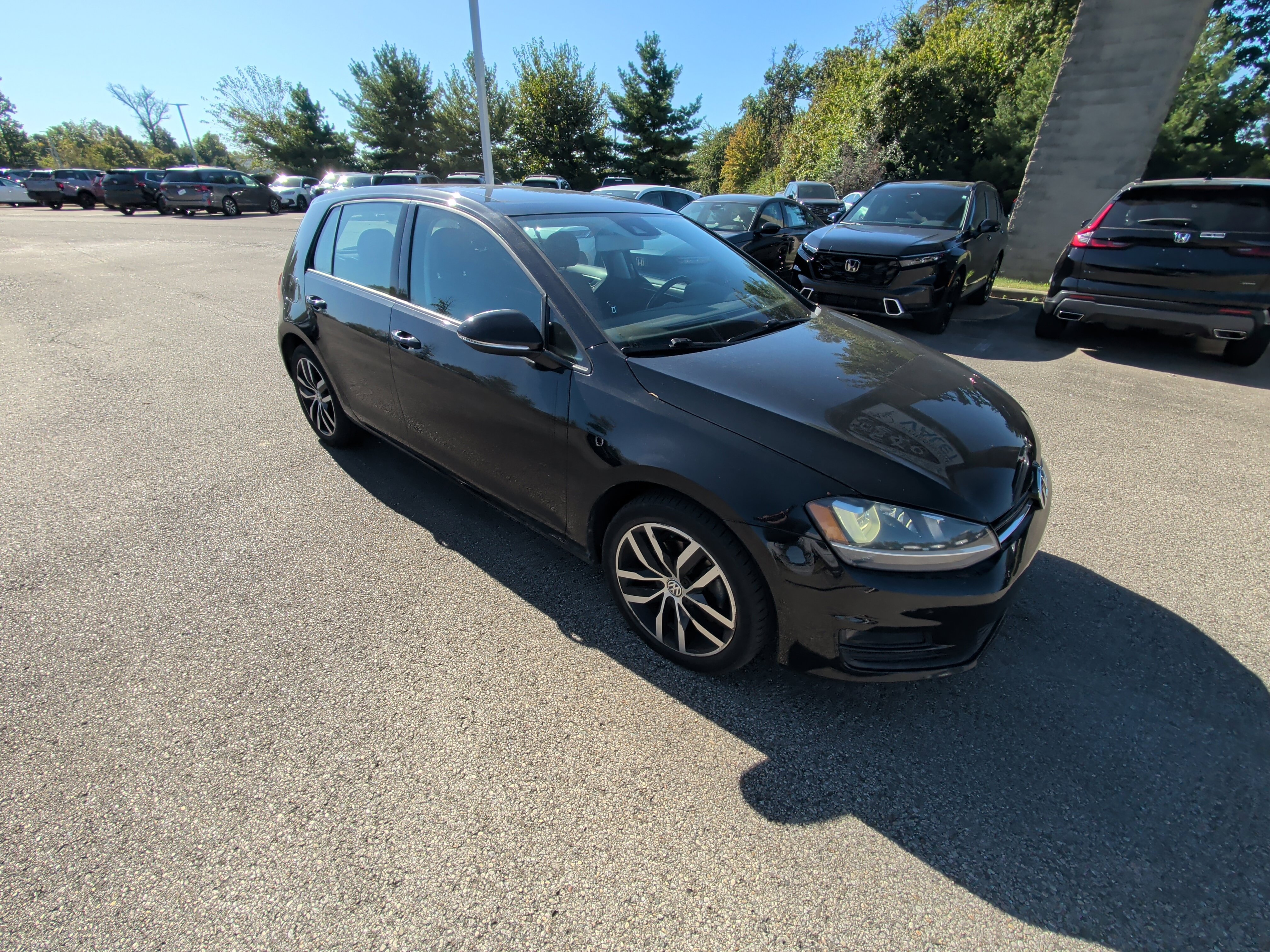 Used 2016 Volkswagen Golf S FWD image 16