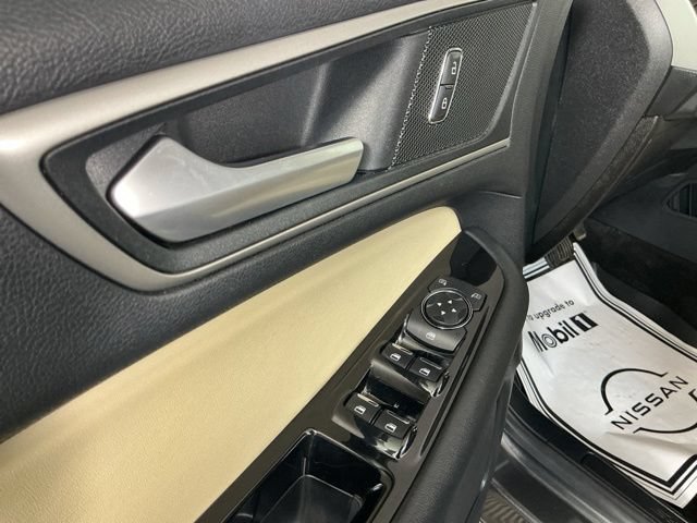 Used 2020 Ford Edge SEL w/ Convenience Package AWD/4WD image 16