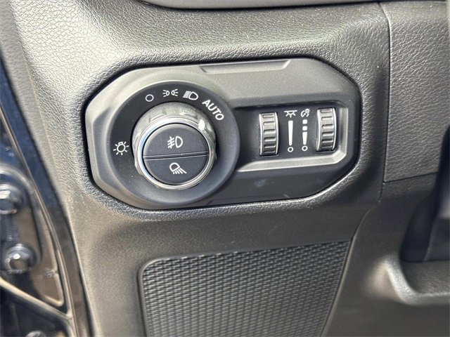 Used 2022 Jeep Gladiator Sport image 30