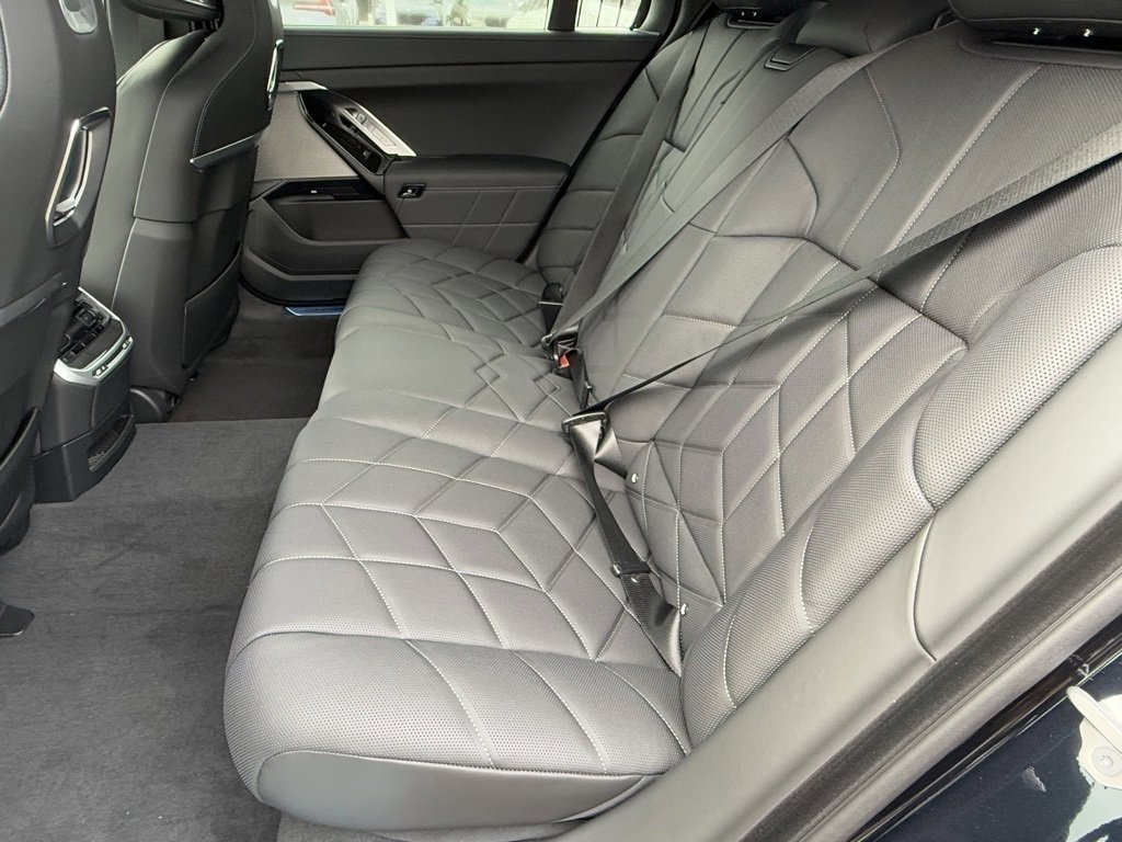 New 2026 BMW i7 eDrive50 w/ M Sport Package image 32