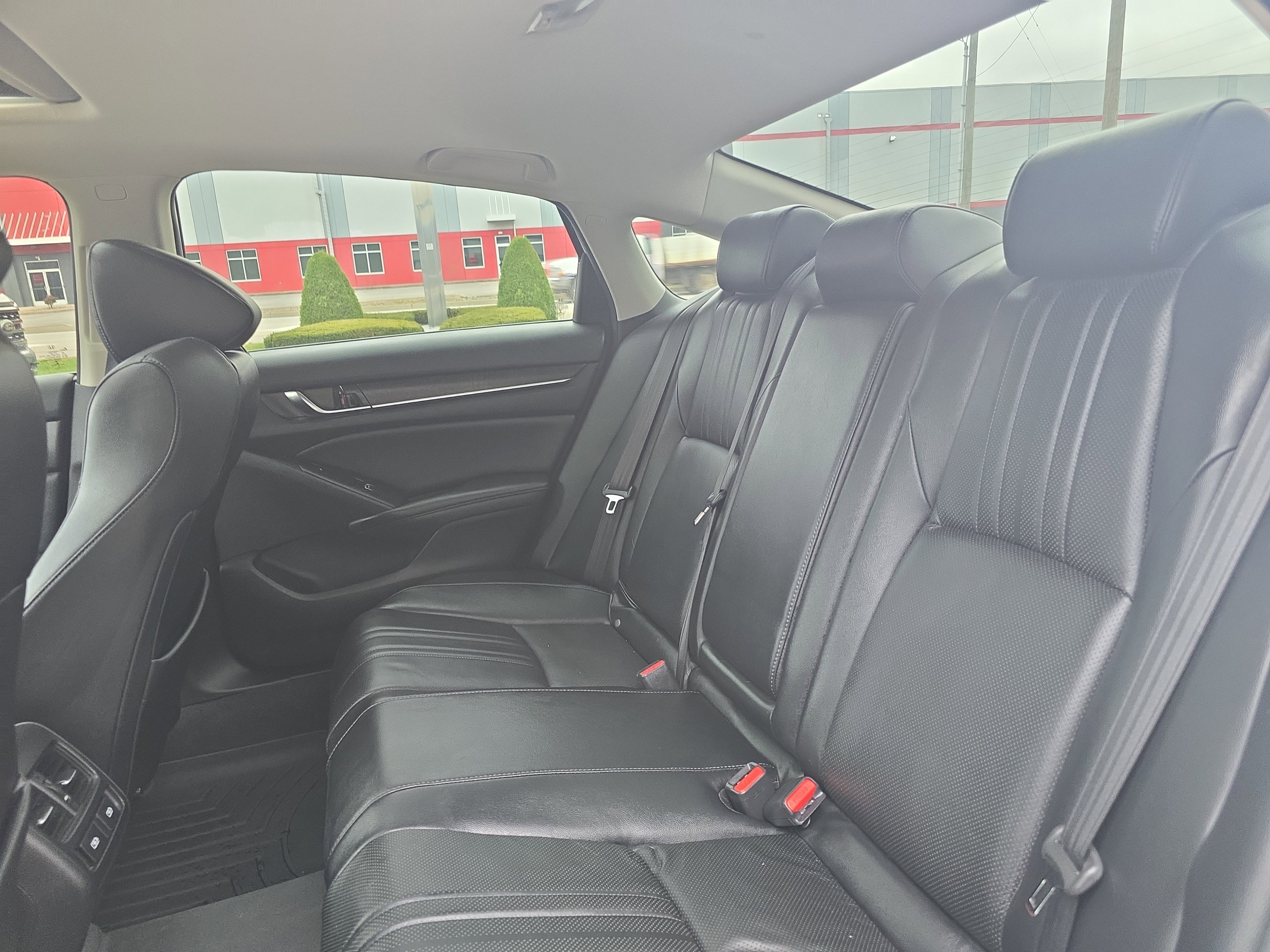 Used 2021 Honda Accord Touring image 14