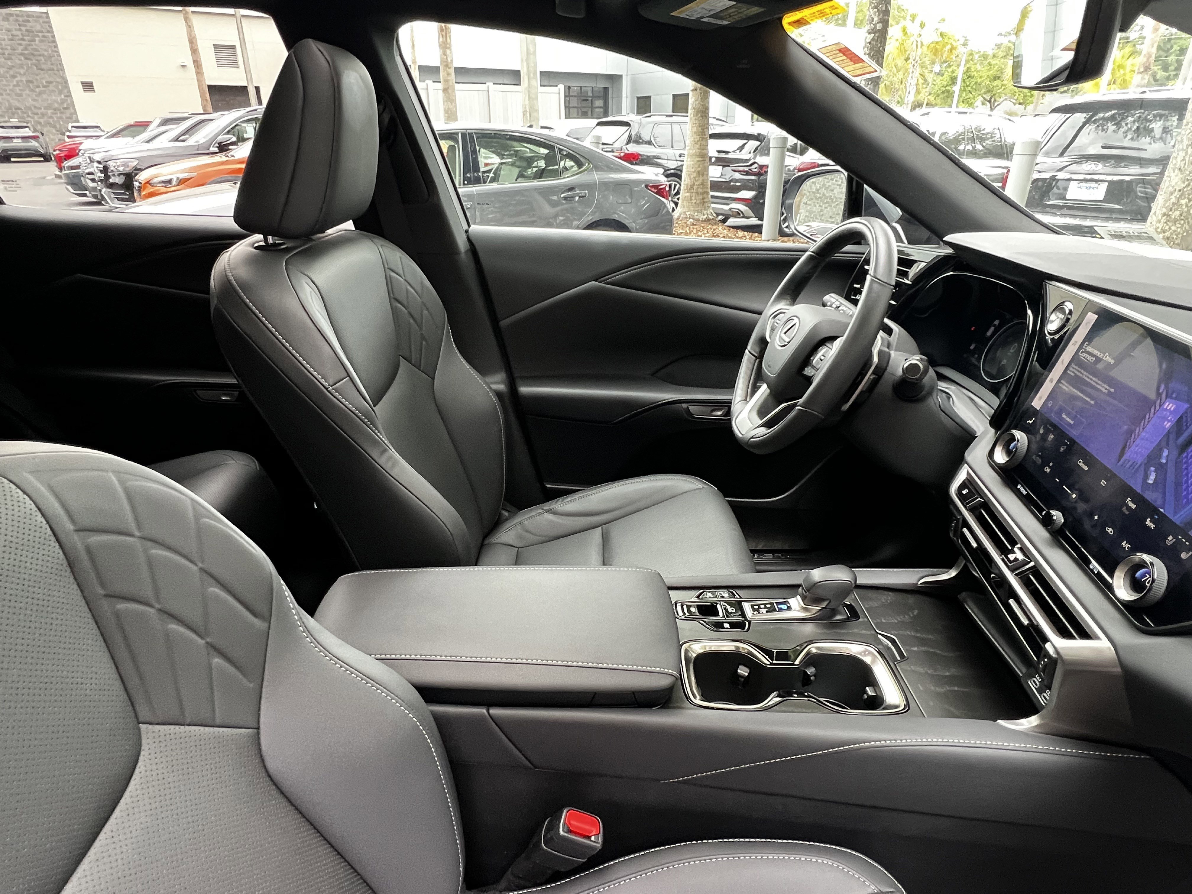 Used 2024 Lexus RX 350h w/ Convenience Package AWD/4WD image 47