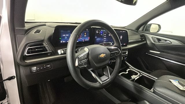 Used 2025 Chevrolet Traverse LT AWD/4WD image 13