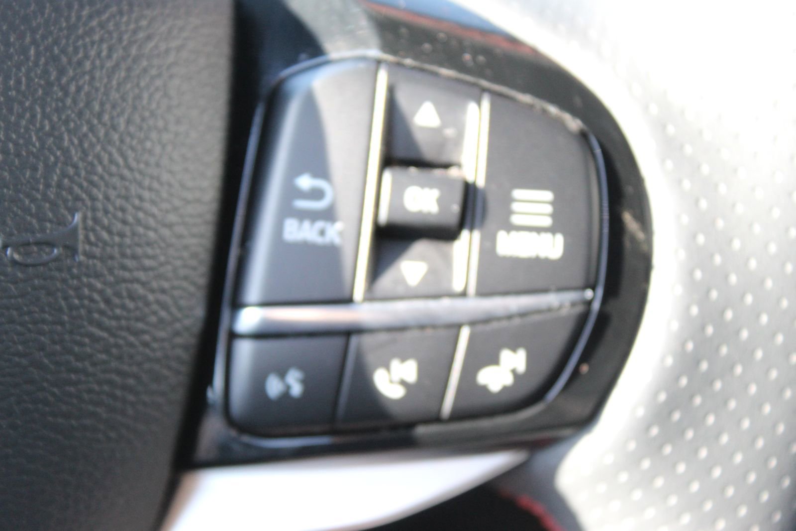 Used 2025 Ford Explorer ST-Line w/ ST-Line Street Pack AWD/4WD image 27