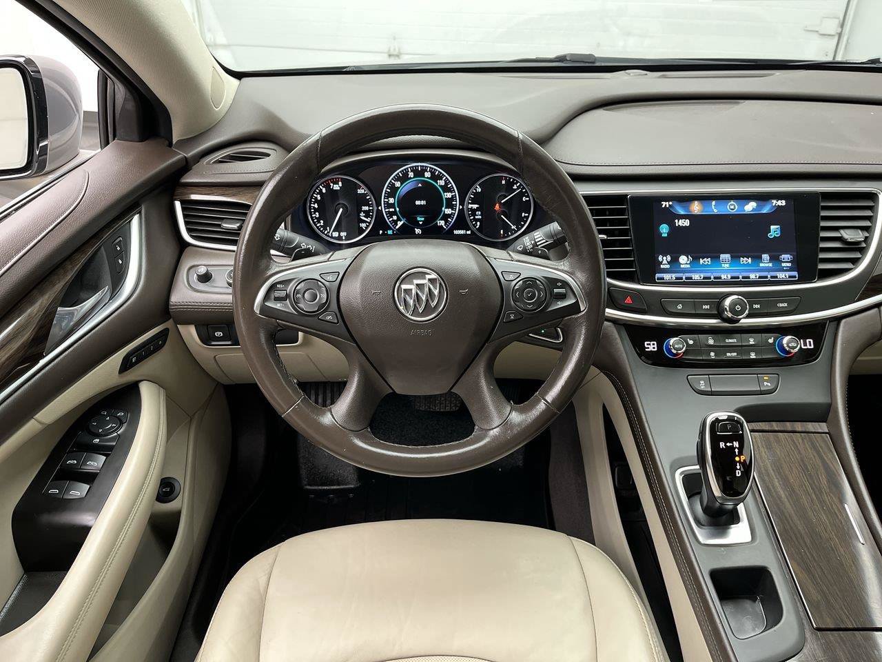 Used 2017 Buick LaCrosse Essence FWD image 12
