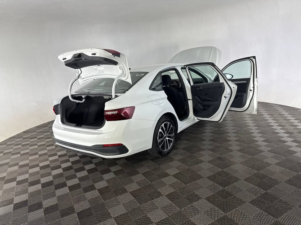 Used 2025 Volkswagen Jetta Sport FWD image 15