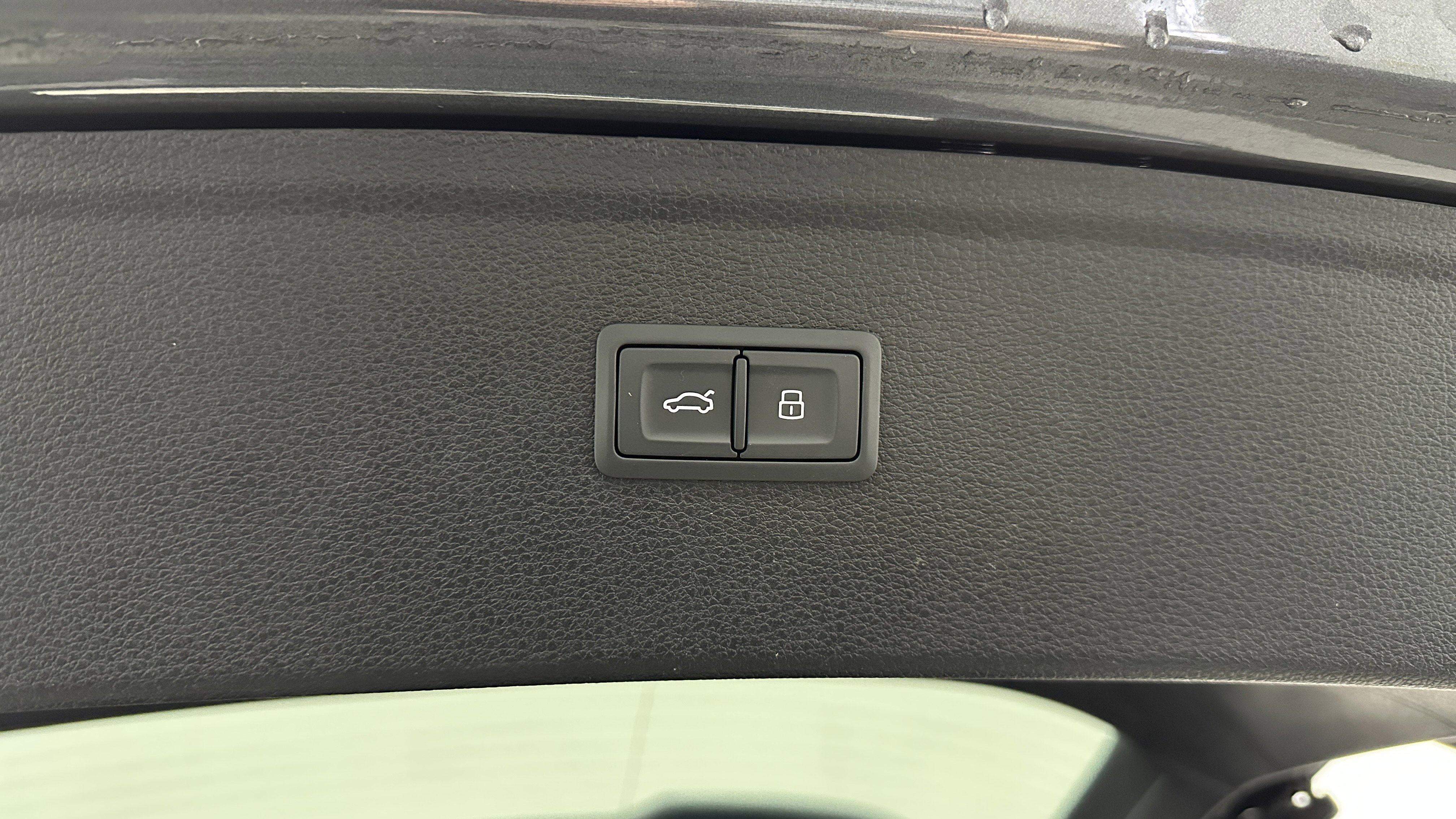 Used 2022 Audi Q5 e Premium Plus w/ Premium Plus Package image 33