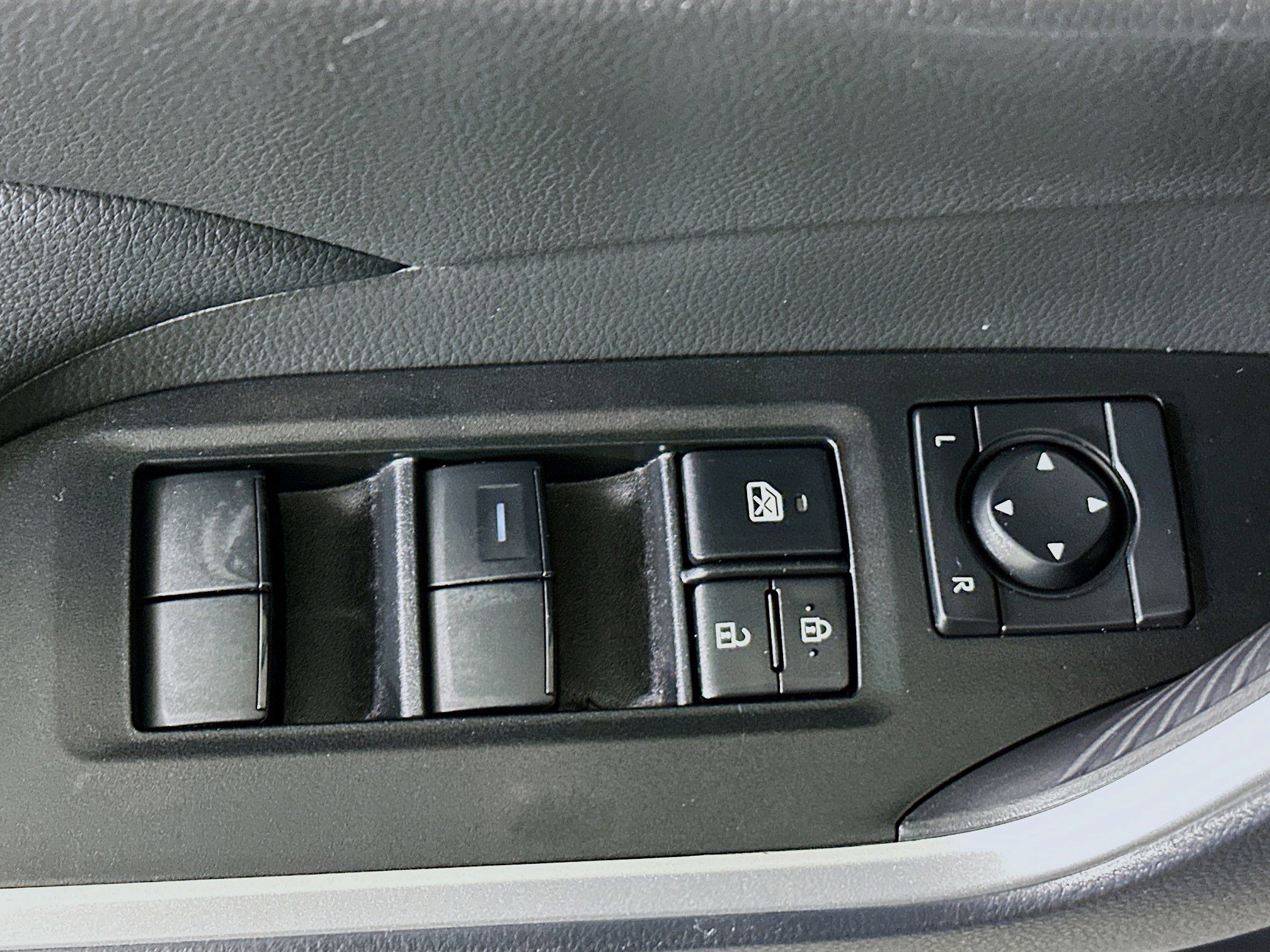 Used 2025 Toyota RAV4 LE FWD image 14
