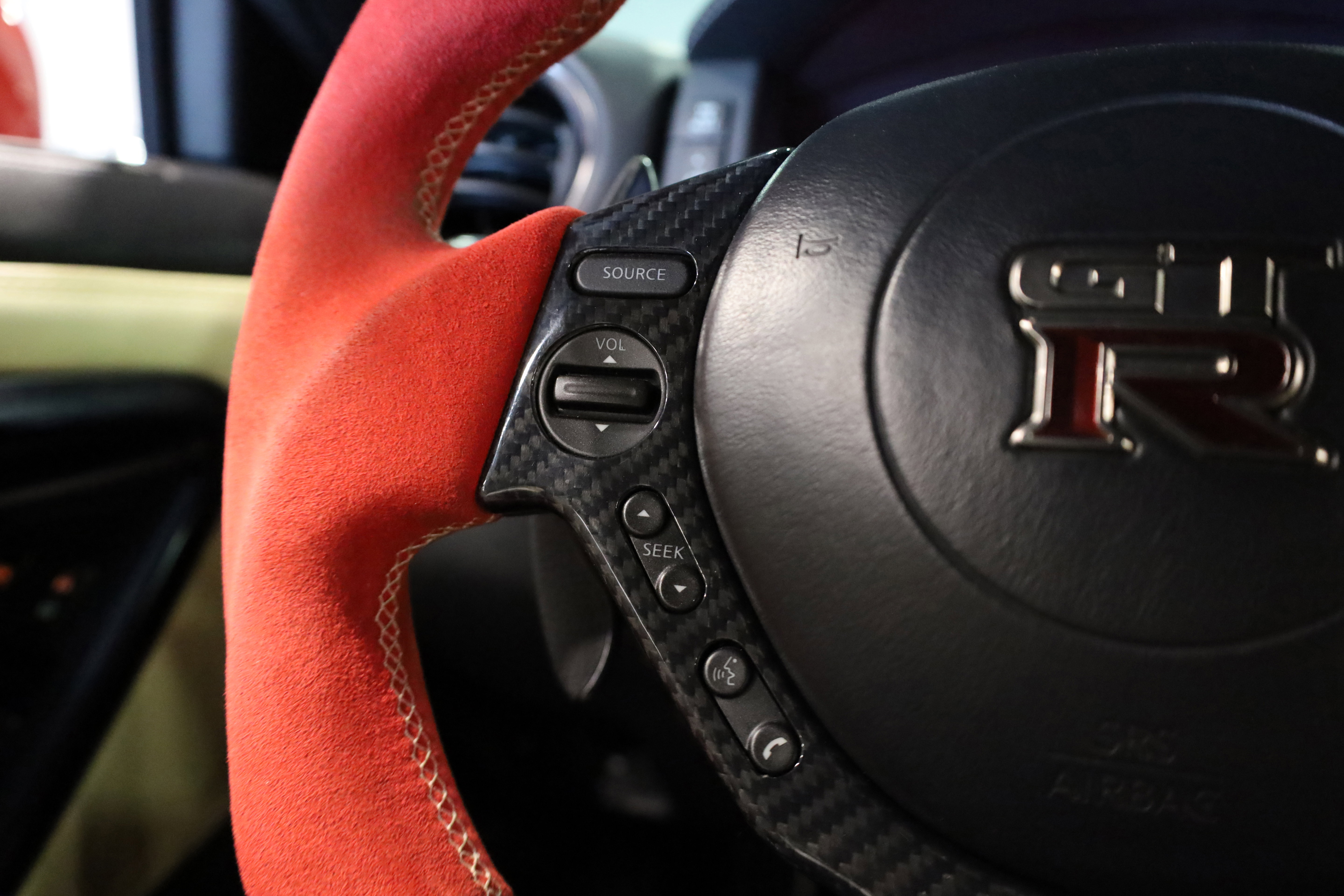 Used 2015 Nissan GT-R Premium image 24