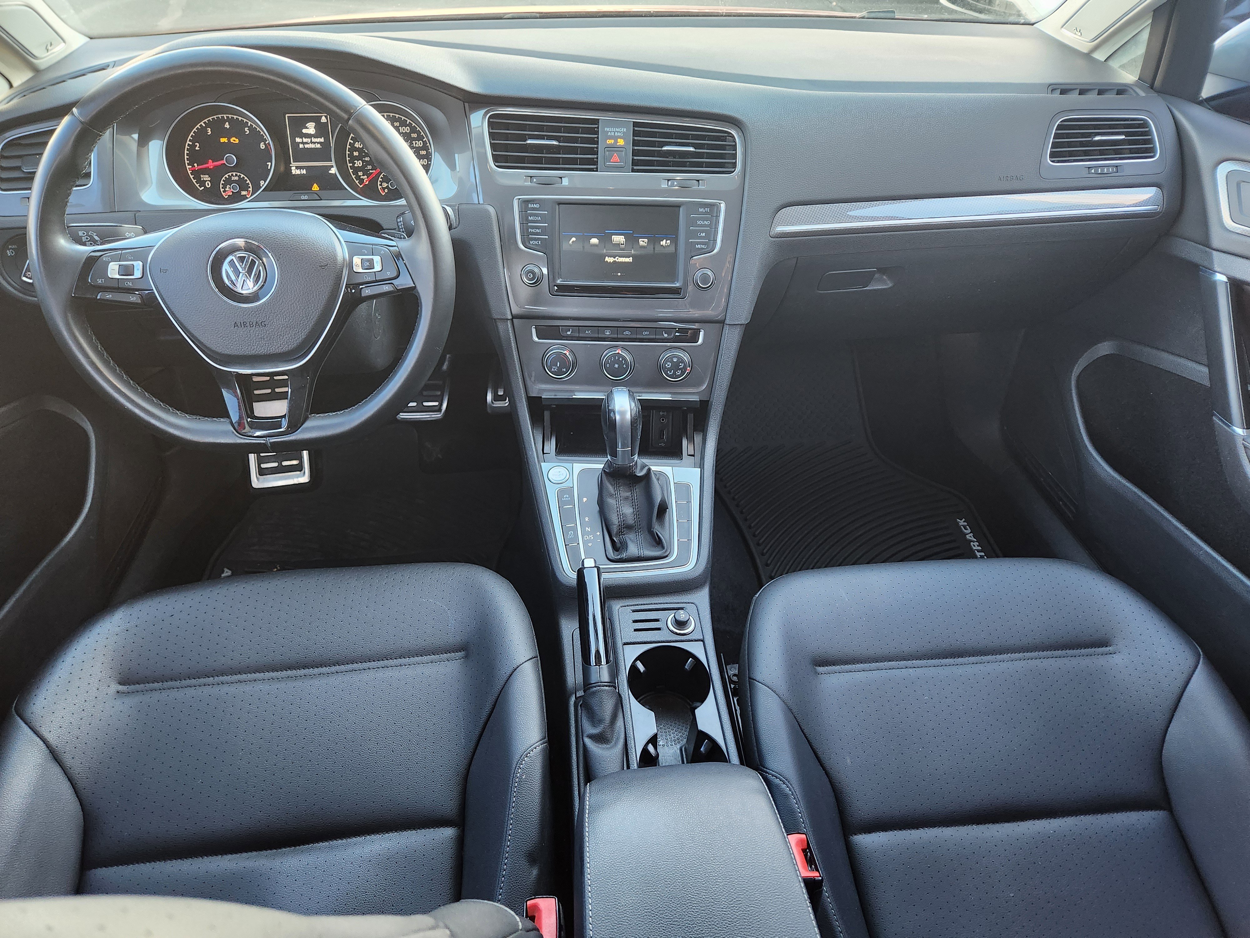 Used 2017 Volkswagen Golf Alltrack S image 21