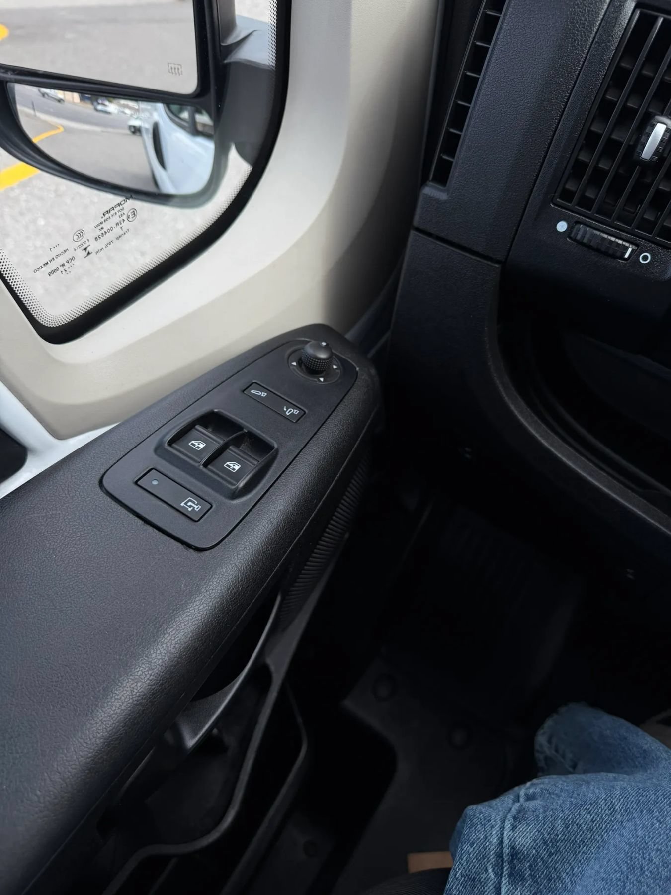 Used 2021 RAM ProMaster 2500 FWD image 32