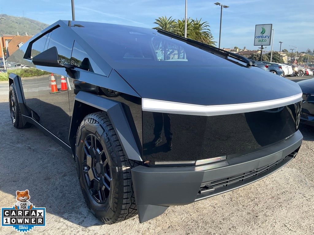 Used 2024 Tesla Cybertruck AWD Crew Cab image 73