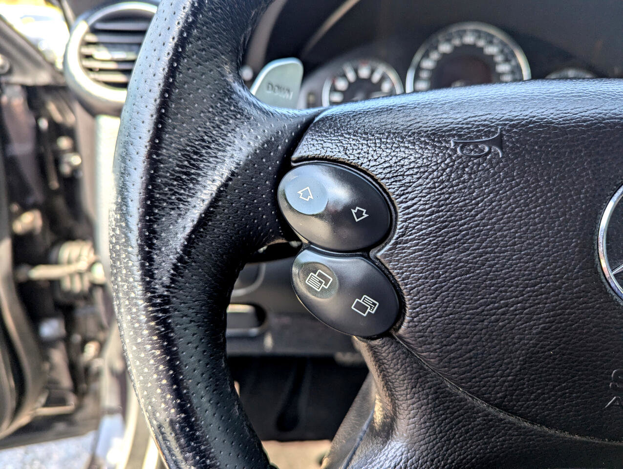 Used 2007 Mercedes-Benz CLK 63 AMG Cabriolet image 16