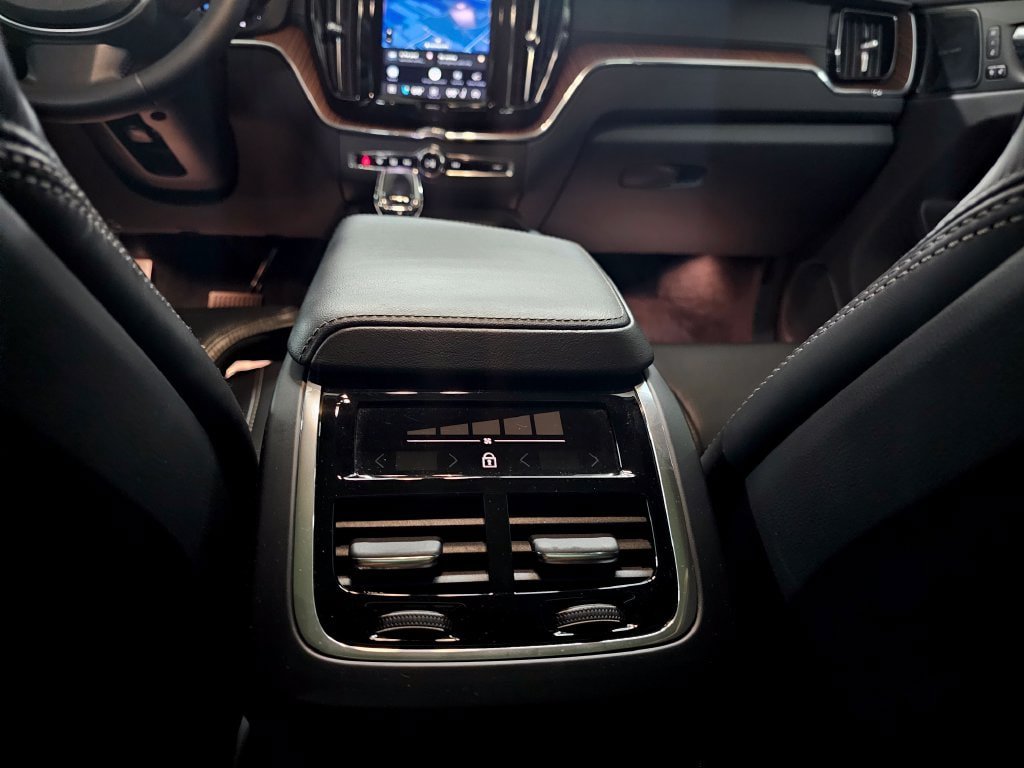 Certified 2023 Volvo XC60 B6 Ultimate AWD/4WD image 14