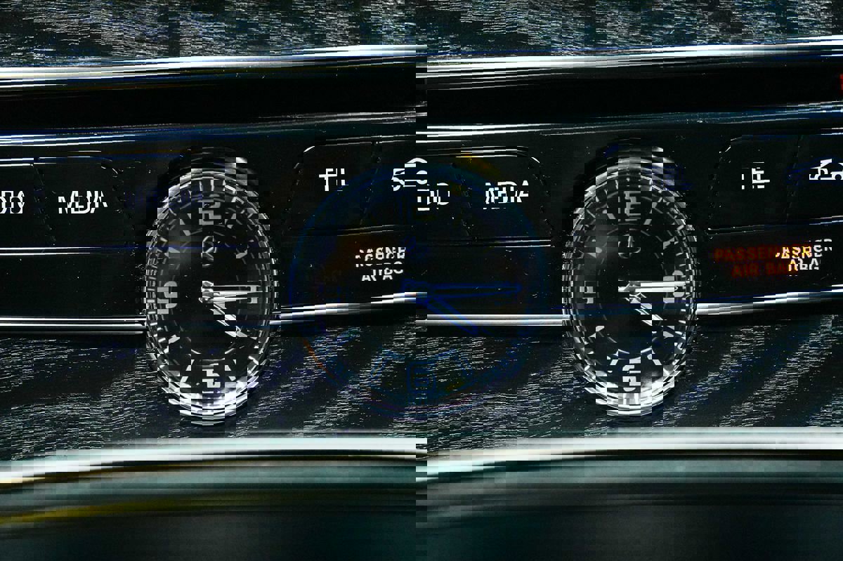 Used 2016 Mercedes-Benz C 350e Sedan image 18