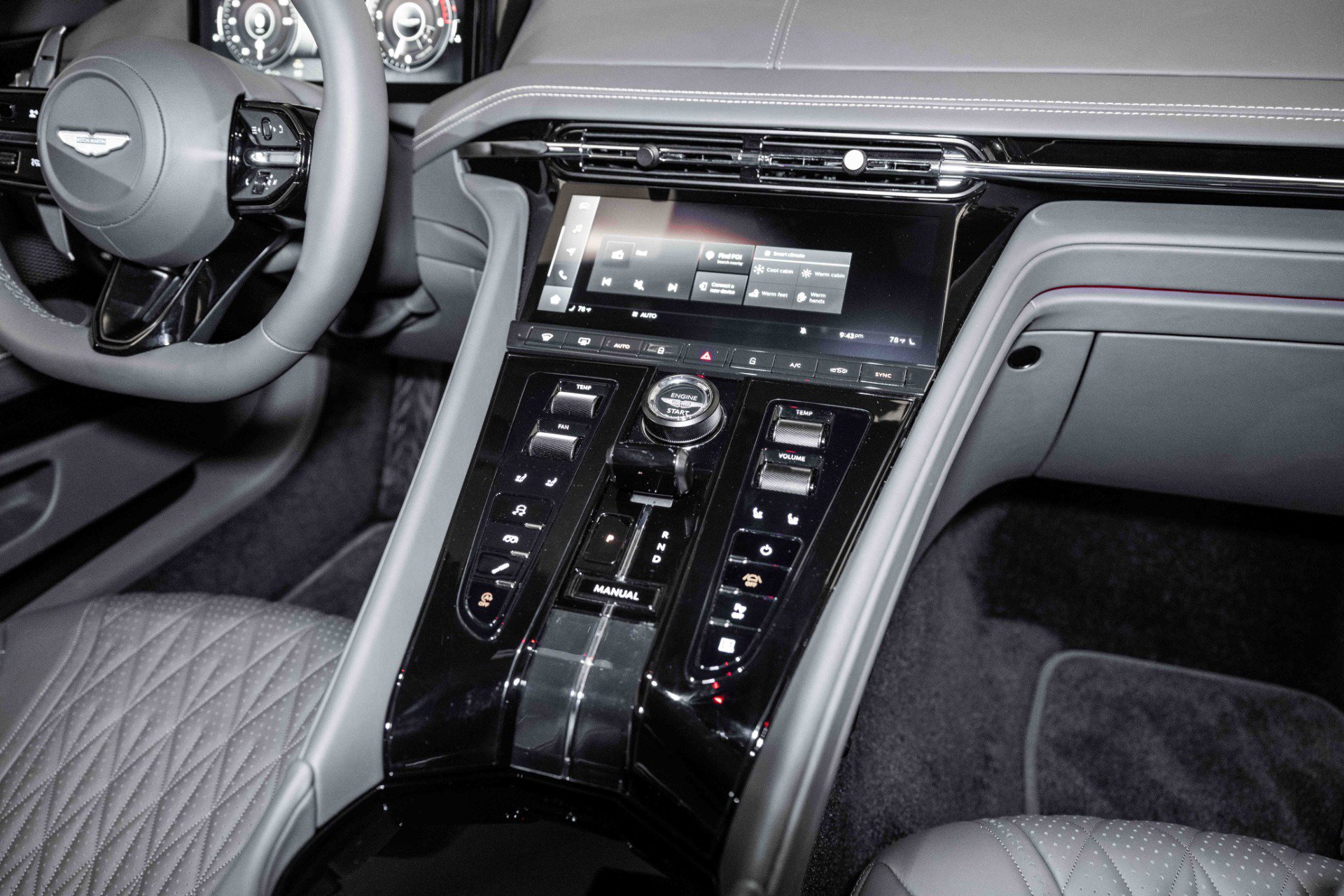 Used 2024 Aston Martin DB12 Coupe image 22