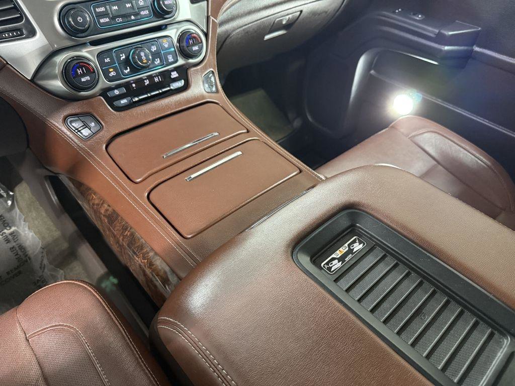 Used 2017 Chevrolet Suburban Premier image 38