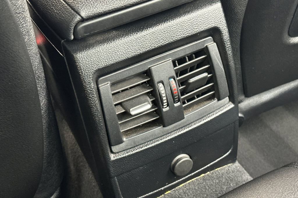 Used 2020 BMW 230i Coupe w/ M Sport Package image 13