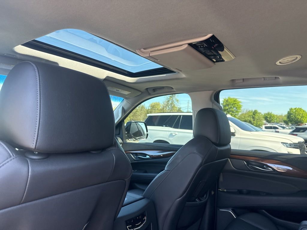 Used 2019 Cadillac Escalade Premium Luxury AWD/4WD image 15