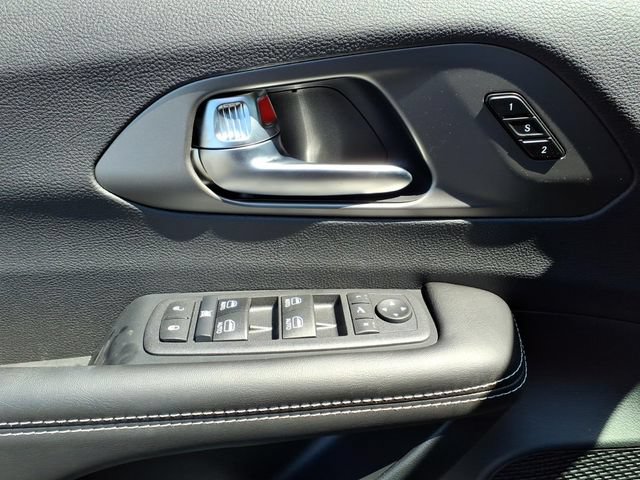 New 2027 Chrysler Pacifica Limited FWD image 11