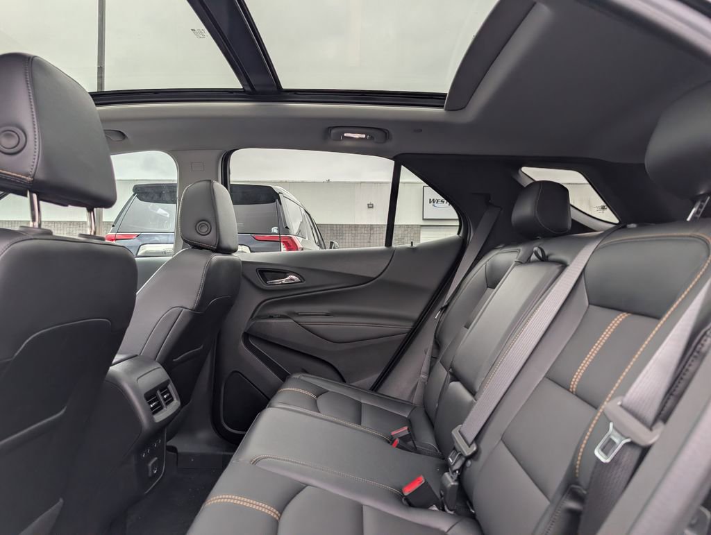 Used 2024 Chevrolet Equinox Premier AWD/4WD image 10