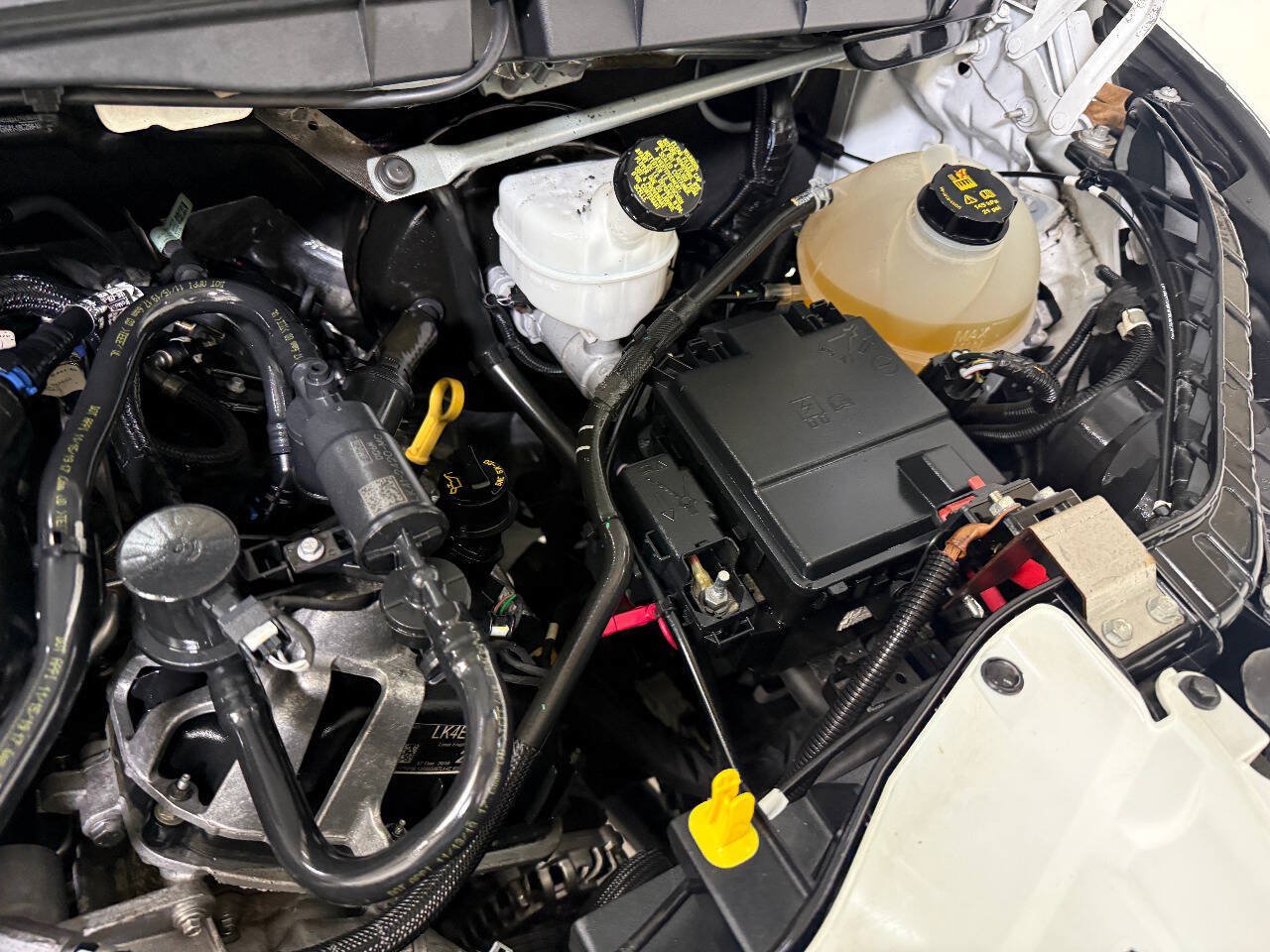 Used 2020 Ford Transit 250 Medium Roof RWD image 91