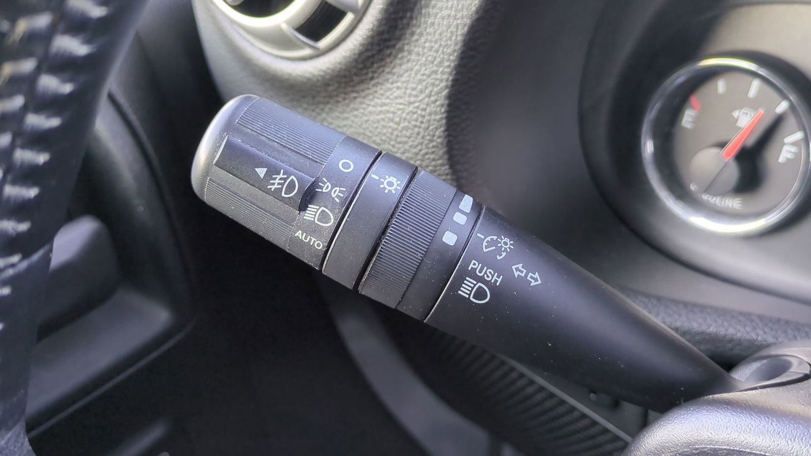 Used 2016 Jeep Wrangler Unlimited Rubicon image 32