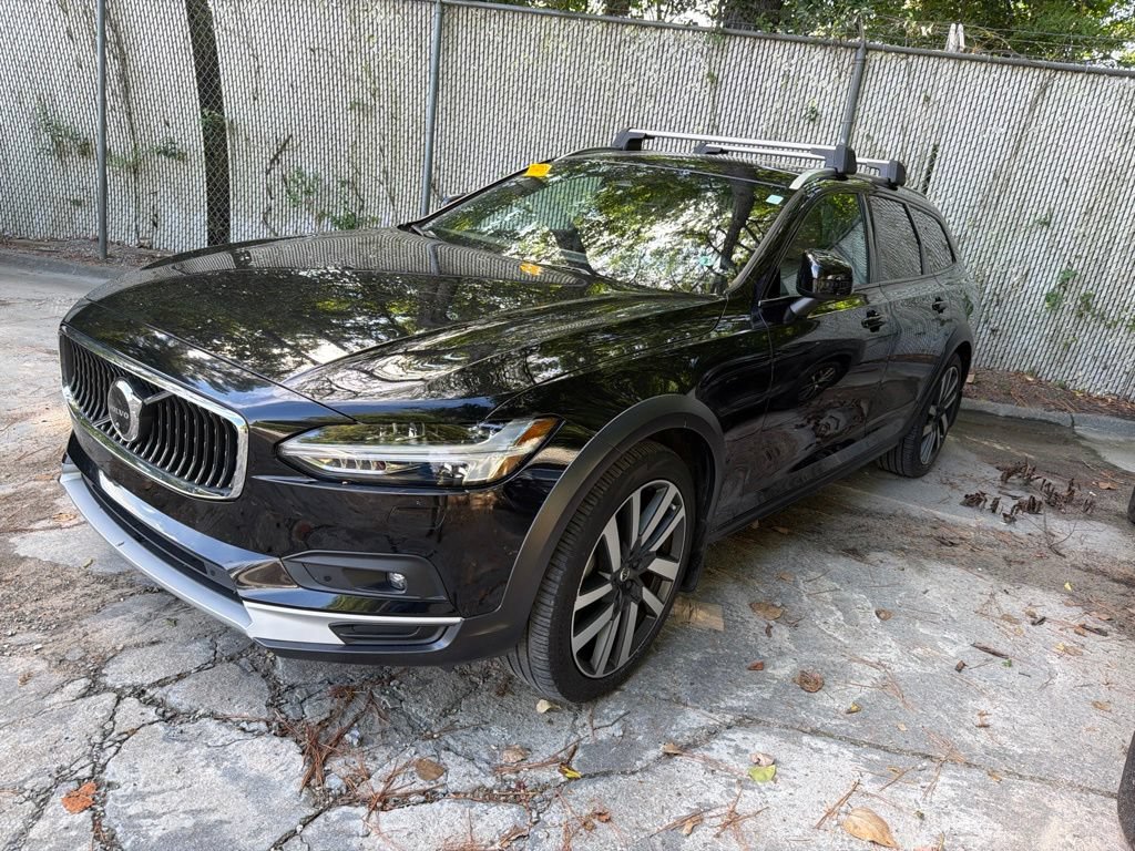 Certified 2024 Volvo V90 B6 Cross Country Plus w/ Protection Package Premier AWD/4WD image 3