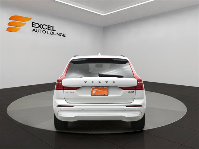 Used 2023 Volvo XC60 B5 Core image 4
