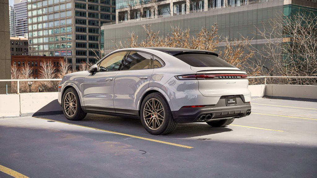Certified 2025 Porsche Cayenne S image 3