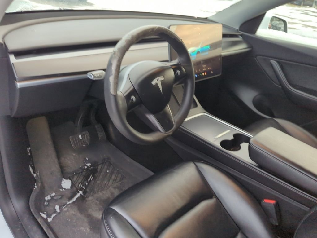 Used 2022 Tesla Model Y Long Range image 8