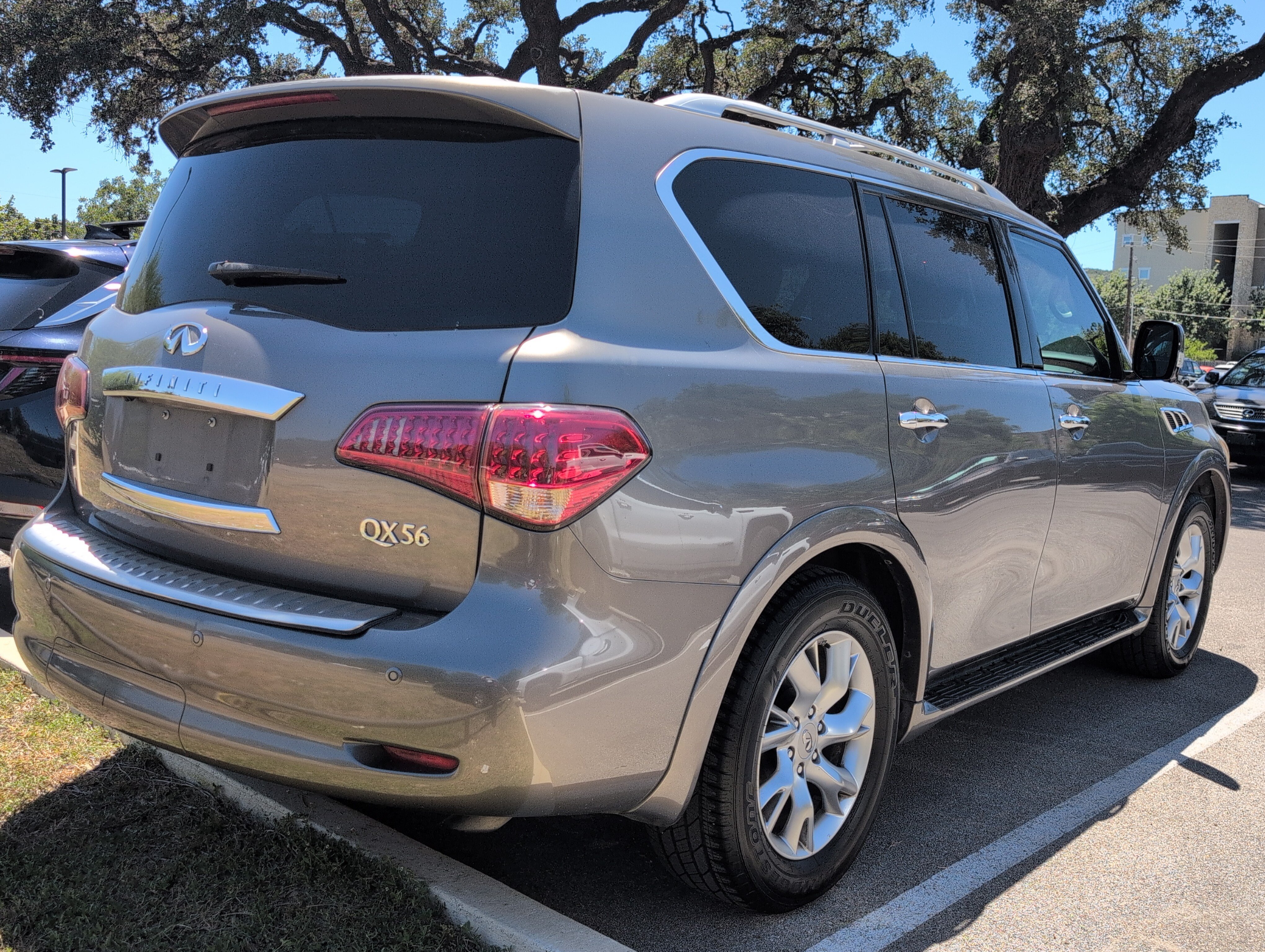 Used 2013 INFINITI QX56 2WD image 2