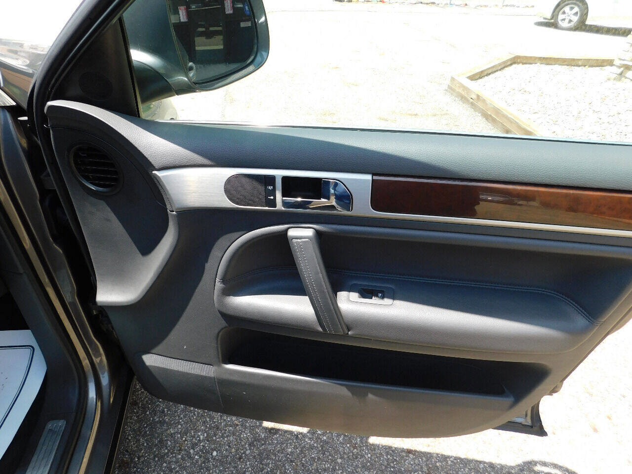 Used 2008 Volkswagen Touareg V6 AWD/4WD image 24