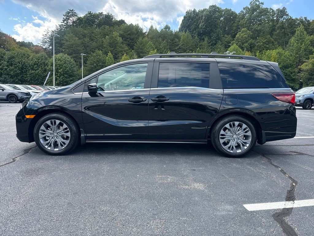 New 2026 Honda Odyssey Touring image 2