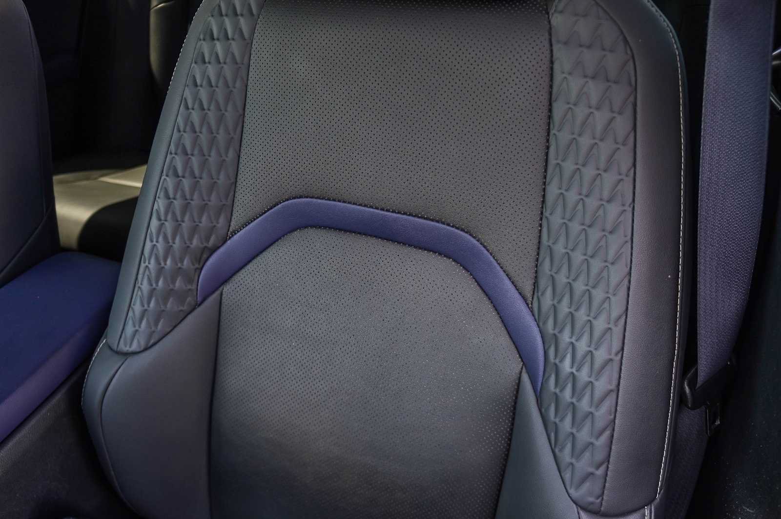 Used 2021 Lexus UX 250h w/ Premium Package AWD/4WD image 29