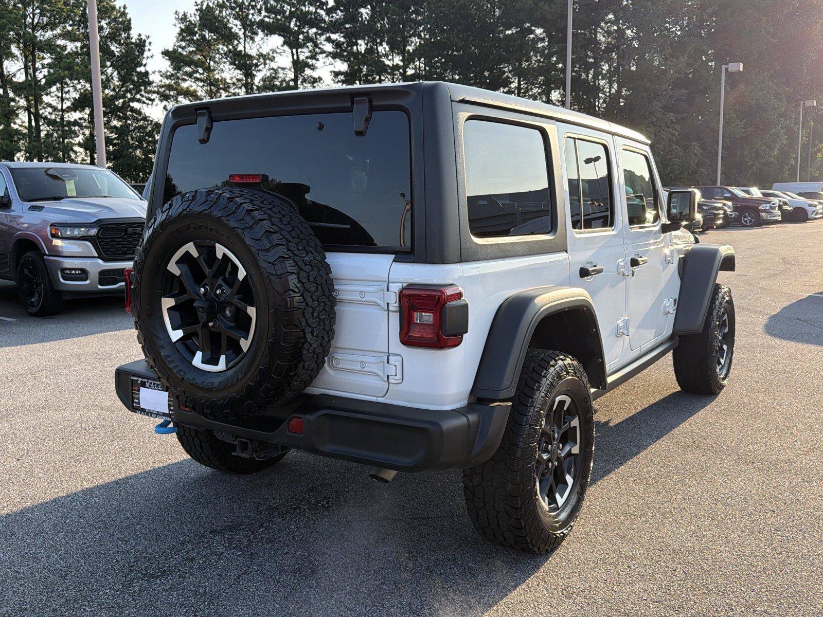 Used 2024 Jeep Wrangler Unlimited Rubicon 4xe AWD/4WD image 5