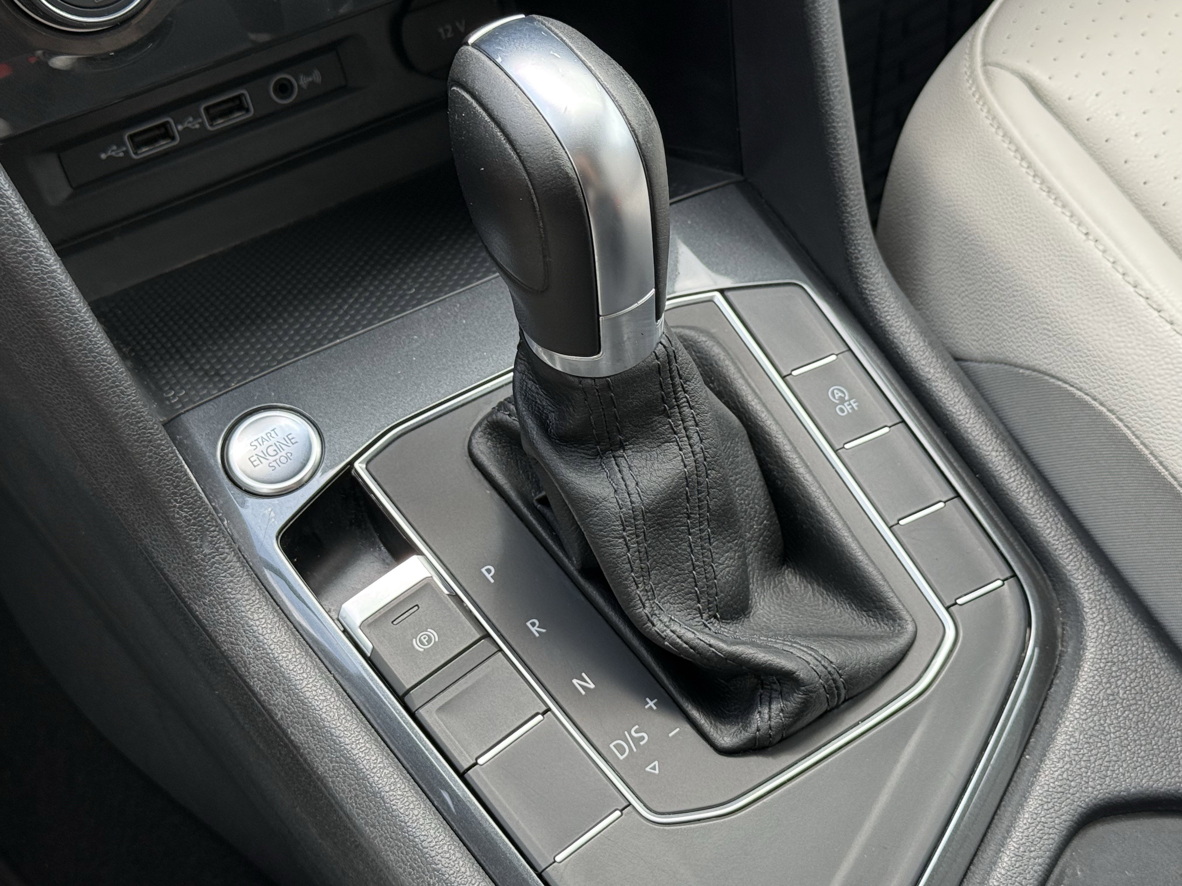 Used 2019 Volkswagen Tiguan SE image 23