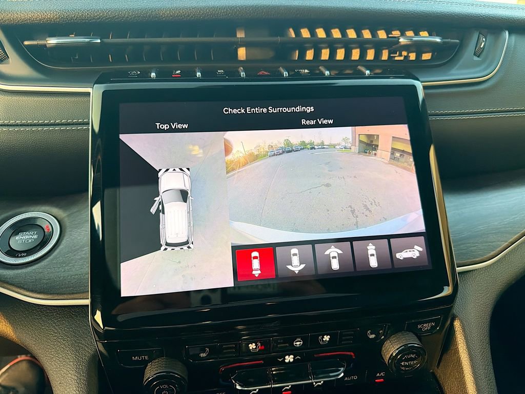 Used 2024 Jeep Grand Cherokee L Limited w/ Luxury Tech Group II AWD/4WD image 34